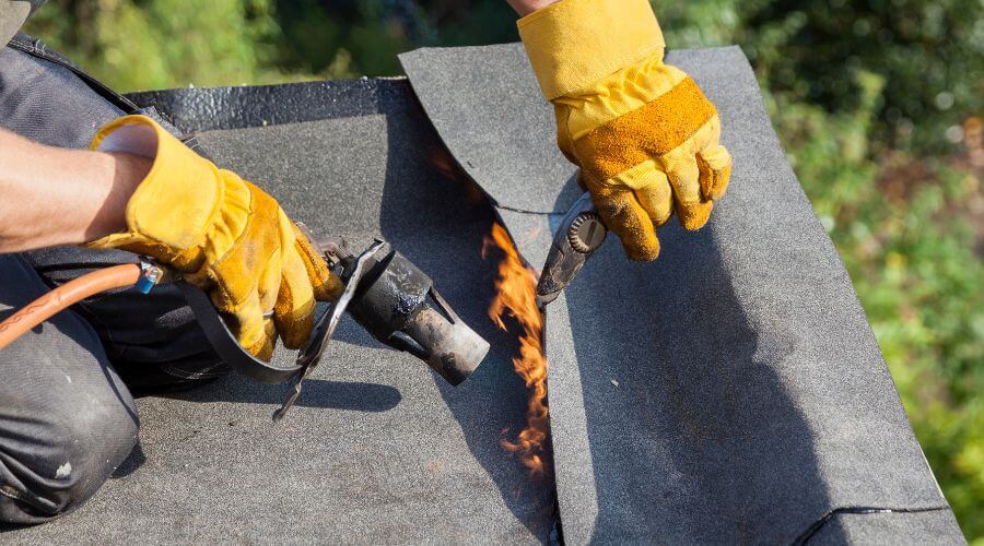 Professional gutter cleaning in Mokane, MO